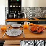 Entier Neuf Avec Balcon Privé - Centre Appartamento