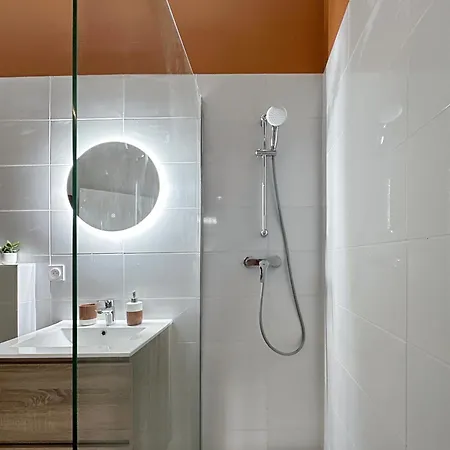 Entier Neuf Avec Balcon Prive - Centre مونبيلييه