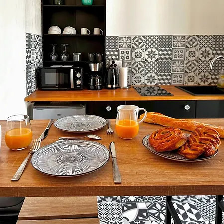 Entier Neuf Avec Balcon Prive - Centre شقة