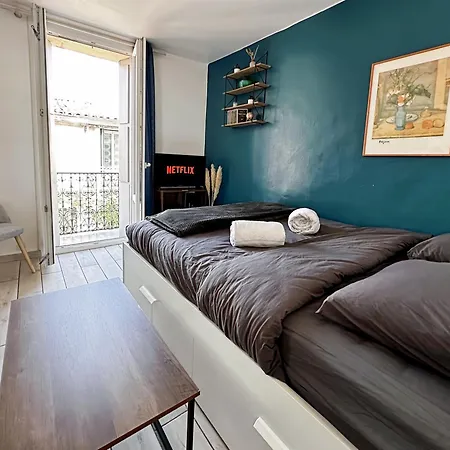شقة Entier Neuf Avec Balcon Prive - Centre *