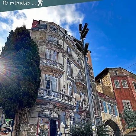 Entier Neuf Avec Balcon Prive - Centre Διαμέρισμα *