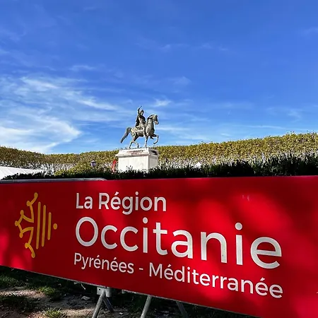 Entier Neuf Avec Balcon Prive - Centre Διαμέρισμα