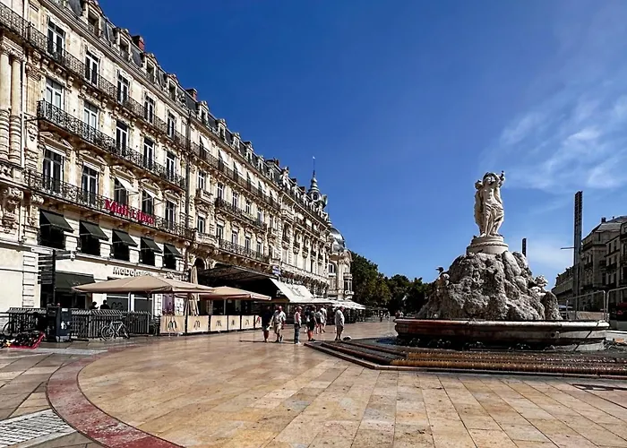 Entier Neuf Avec Balcon Prive - Centre *