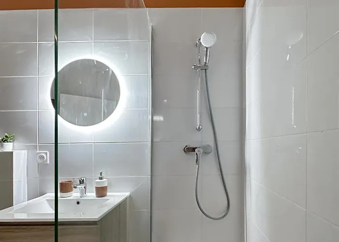 Entier Neuf Avec Balcon Prive - Centre מונפלייה