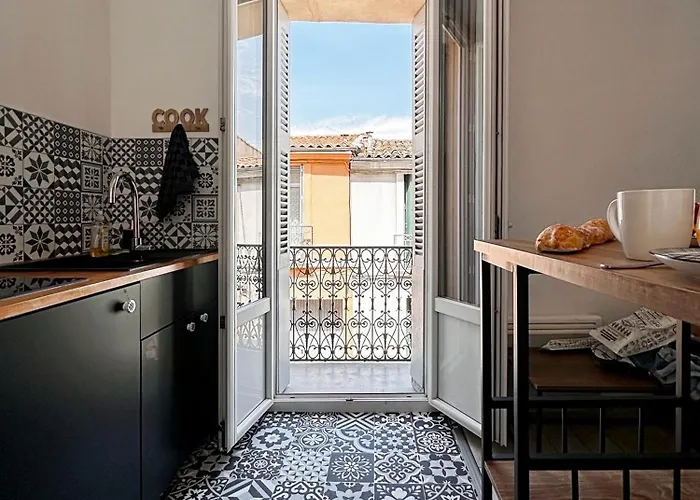 Entier Neuf Avec Balcon Prive - Centre מונפלייה